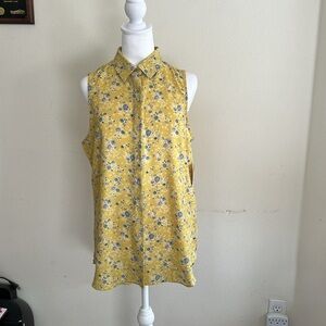 Women’s Rachel Zoe M blouse long length. Golden green color blue & purple flower